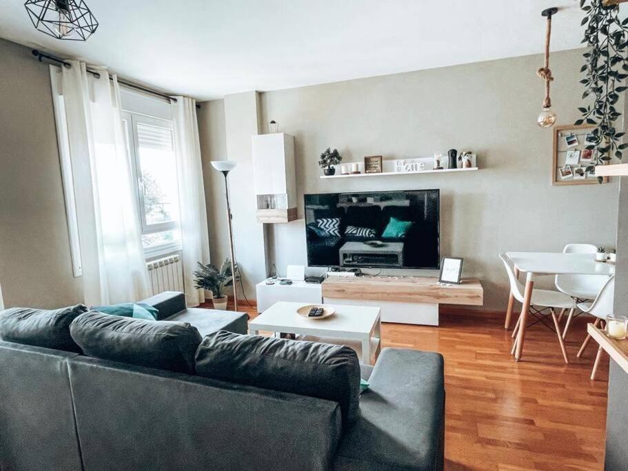 Apartamento Cemba ポンフェラダ エクステリア 写真